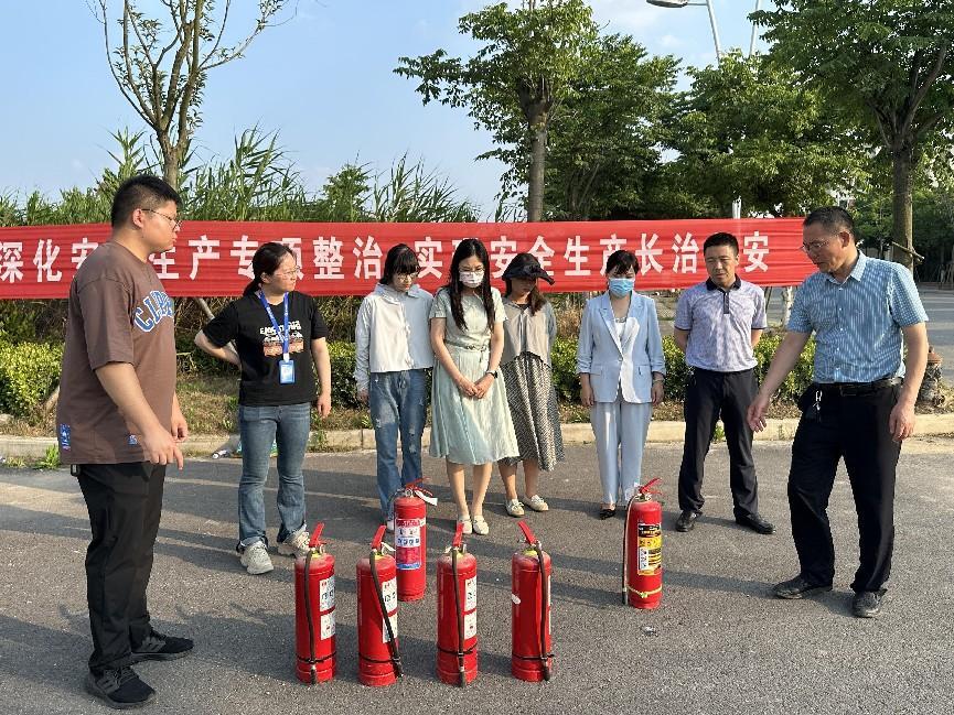 法務(wù)風(fēng)控部:積極開展“安全生產(chǎn)月”普法宣傳等活動.jpg